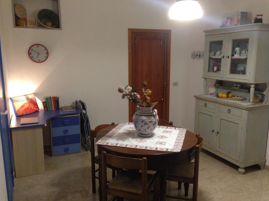 Casa Con Verande Sul Mare A 2 Minuti A Piedi Dalla Spiaggia 쿠스토나치 객실 사진